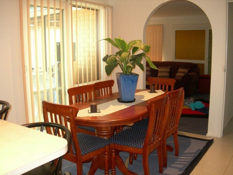 17 Risson Street, Melton South VIC 3338