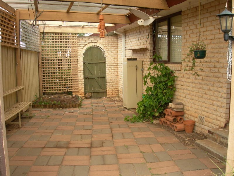 1 Wyatt Place, Melton VIC 3337