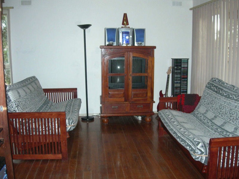 68 Hume Avenue, Melton South VIC 3338