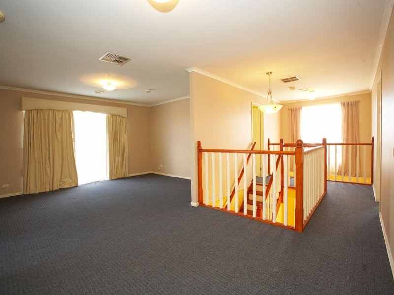 12 Todman Court, Melton VIC 3337