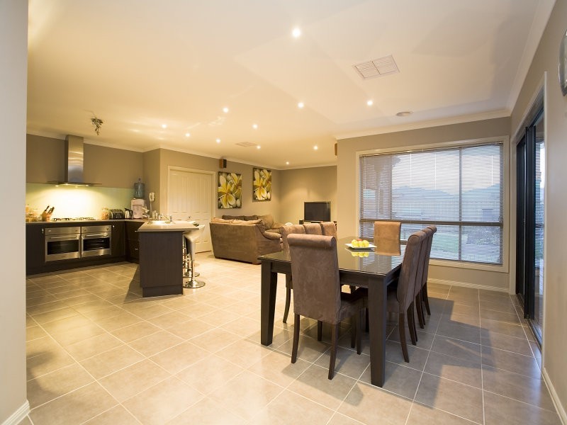 7 Indigo Square, Botanica Springs, Melton VIC 3337