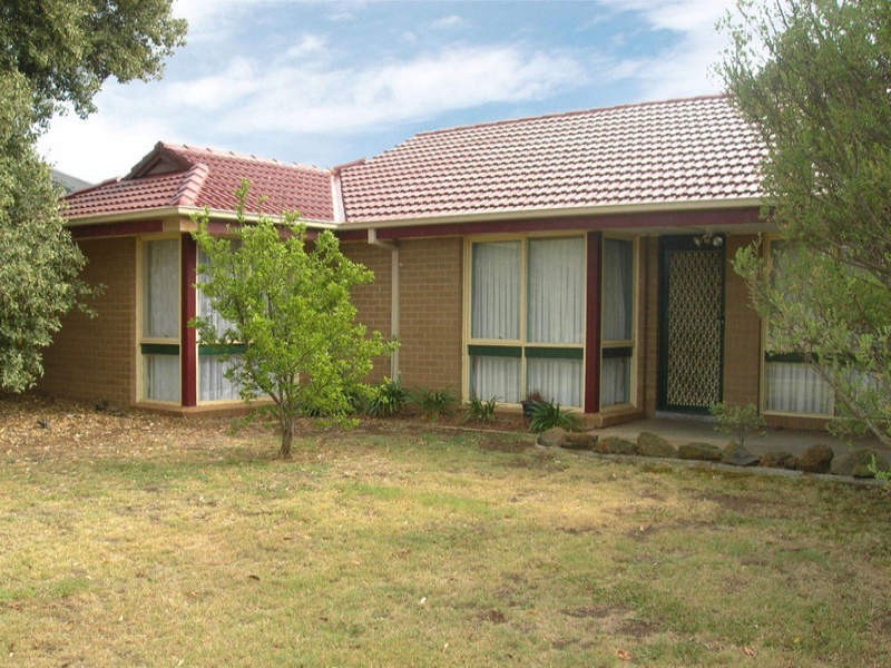 42 Rathdowne Circuit, Melton West VIC 3337