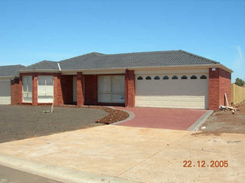 22 Carlyon Close, Melton West VIC 3337