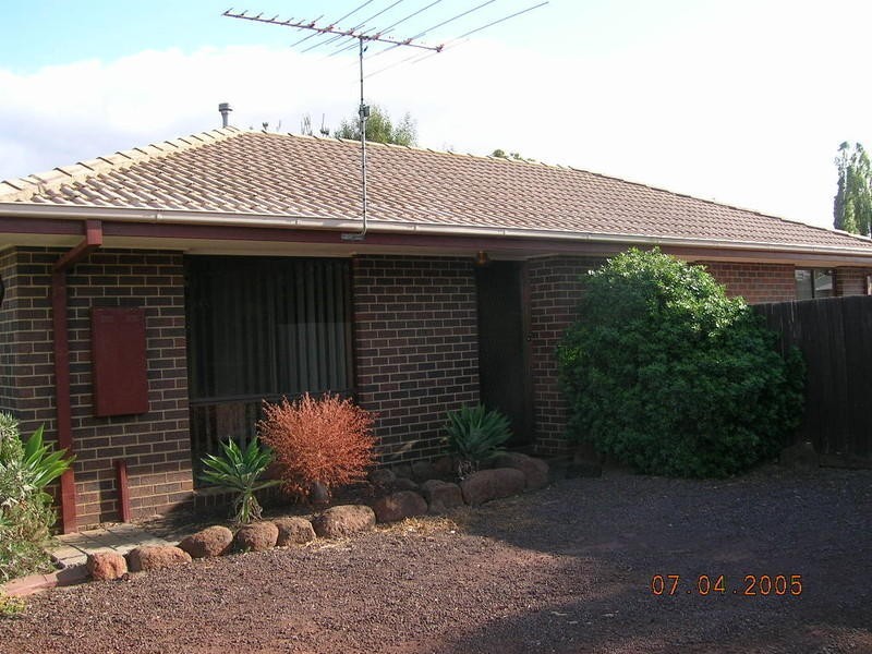 4 Nelson Court, Melton South VIC 3338