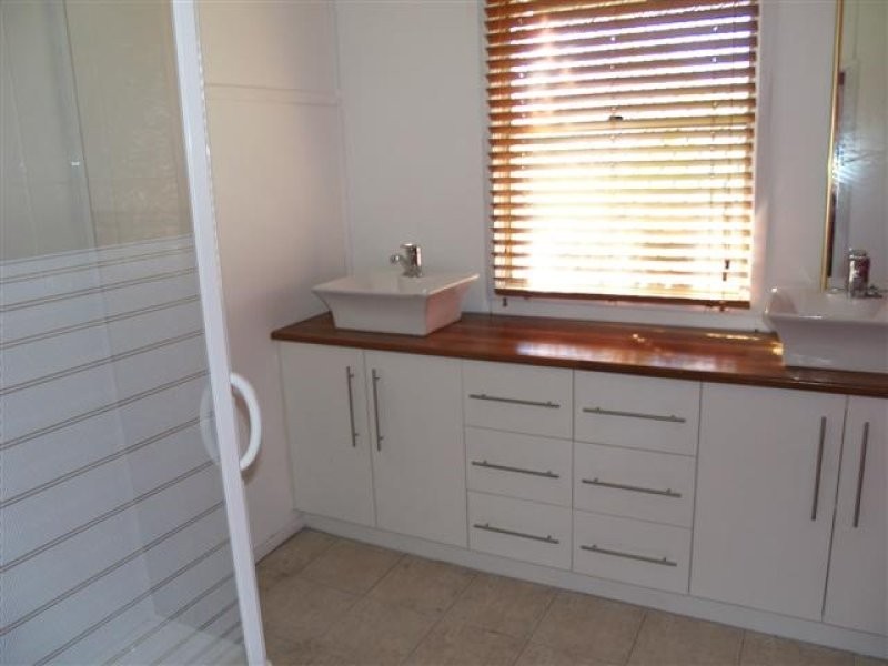 26 Arthur St, Dalby QLD 4405