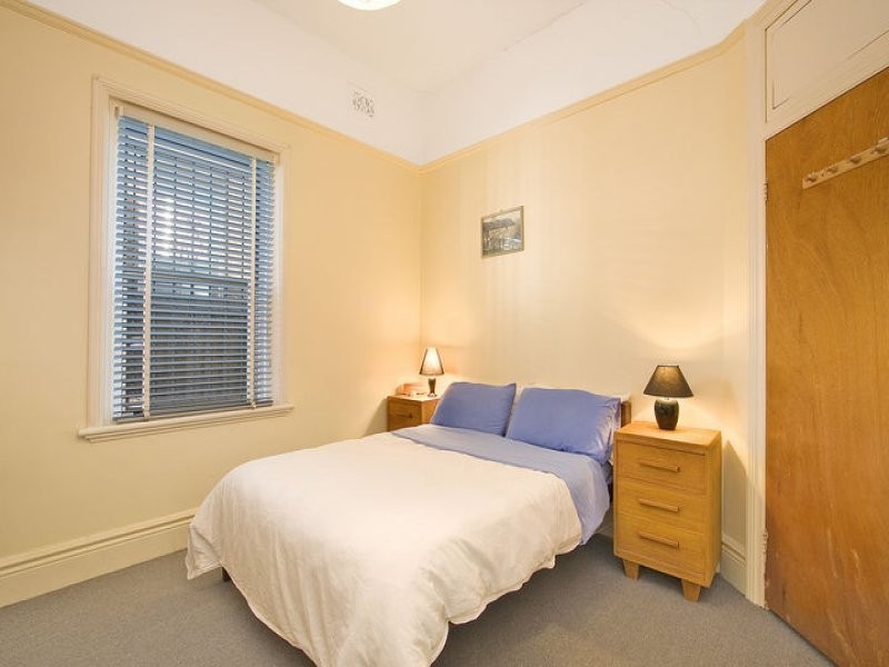 32 Anzac Parade, Kensington NSW 2033