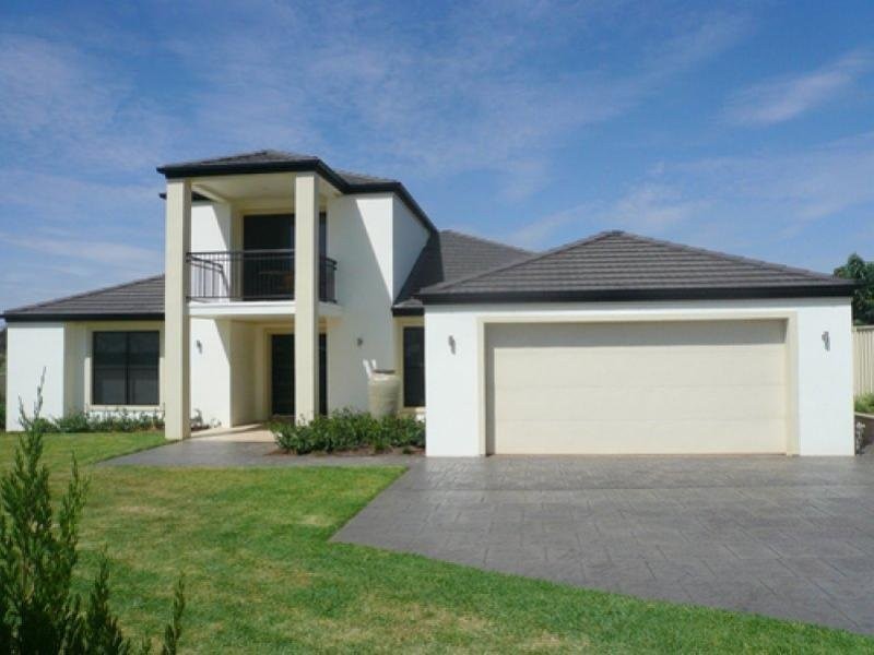 19 Lakeside Circuit, Dubbo NSW 2830