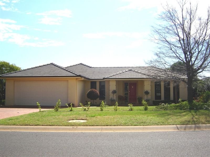 6 Oakmont Avenue, Dubbo NSW 2830