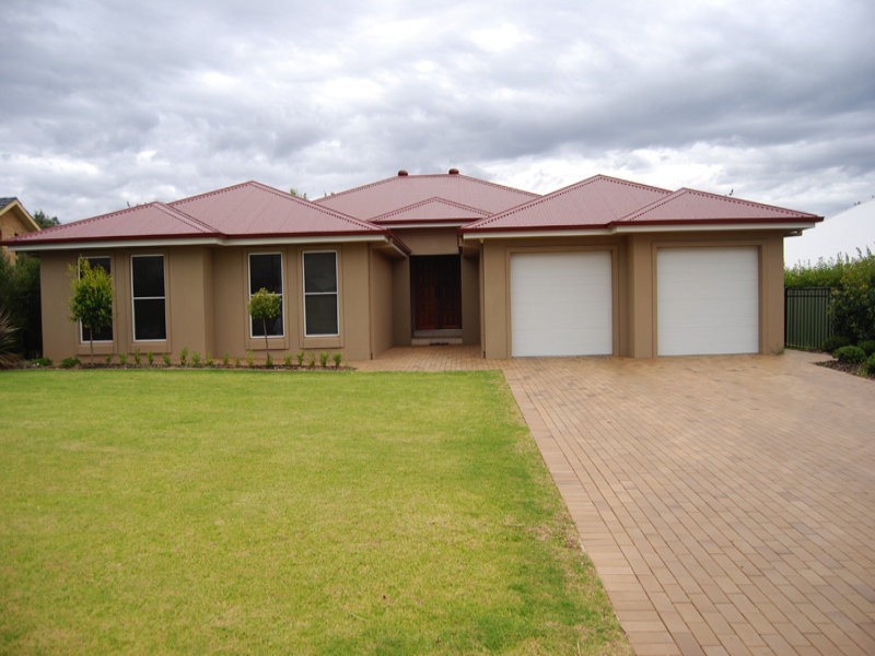 30 Lakeside Circuit, Dubbo NSW 2830
