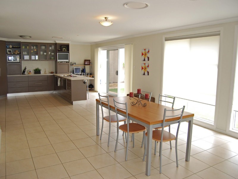30 Lakeside Circuit, Dubbo NSW 2830