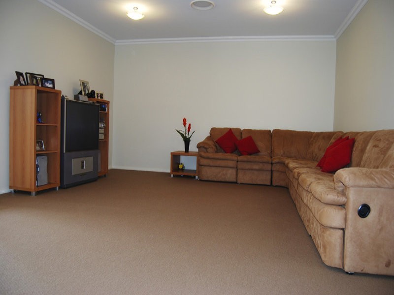 30 Lakeside Circuit, Dubbo NSW 2830