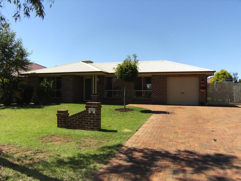 53 Castlereagh Avenue, Dubbo NSW 2830