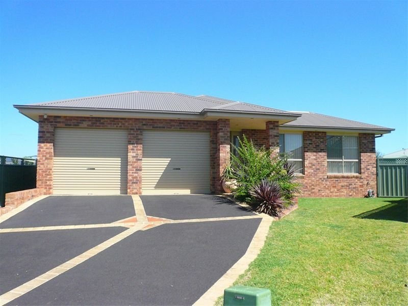 10 Raffles Court, Dubbo NSW 2830
