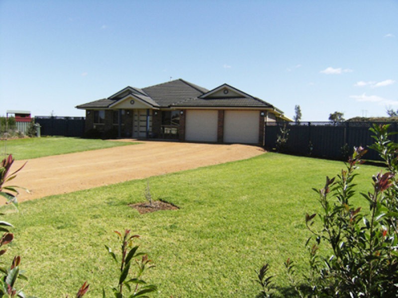 14 Noccundra Place, Dubbo NSW 2830