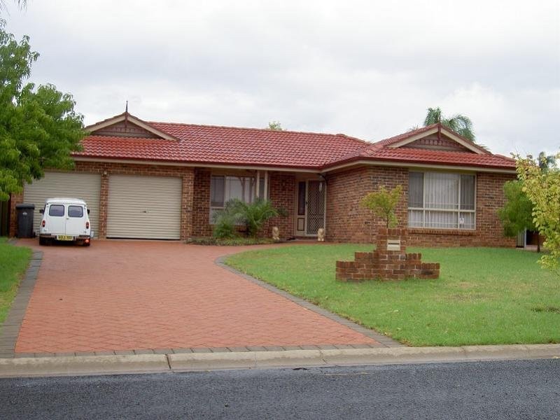 12 Christie Close, Dubbo NSW 2830