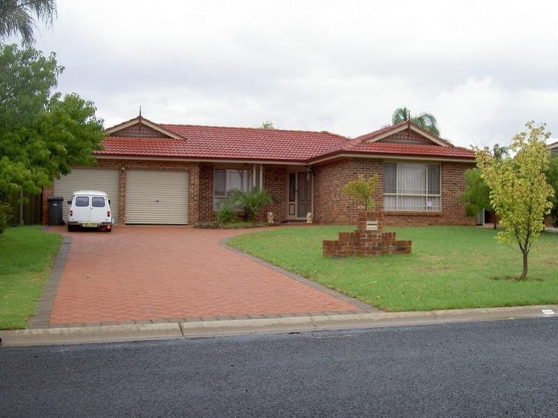 12 Christie Close, Dubbo NSW 2830
