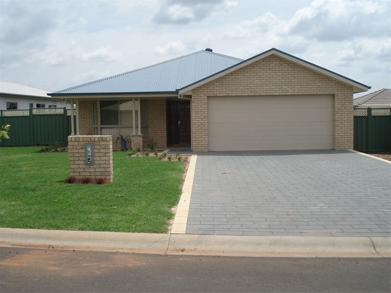 20 Carnegie Avenue, Dubbo NSW 2830