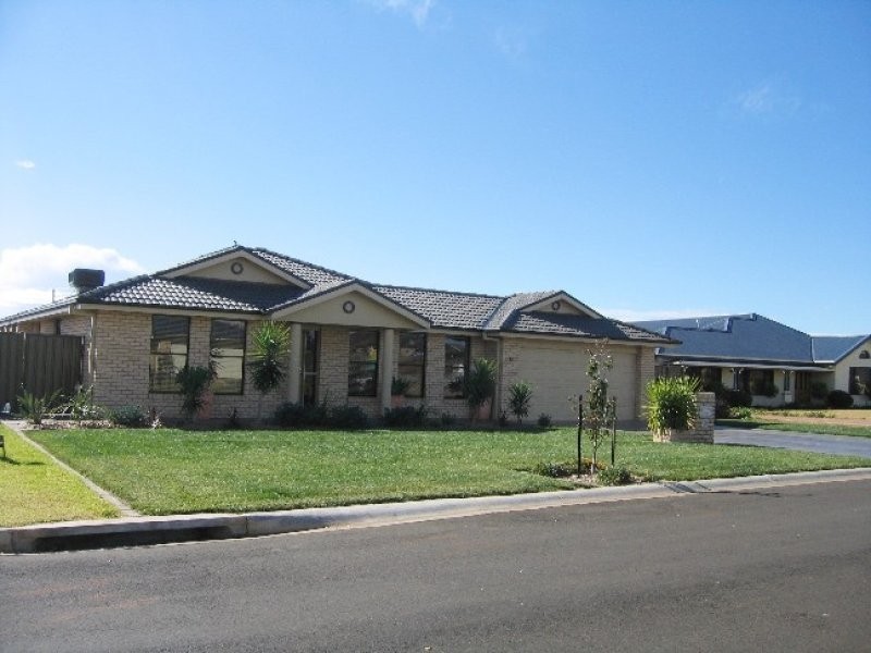 10 Cronin Place, Dubbo NSW 2830