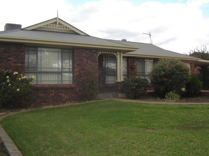 15 Grangewood Drive, Dubbo NSW 2830