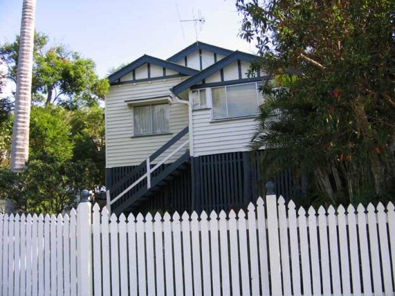 7 Gower St, Holland Park West QLD 4121