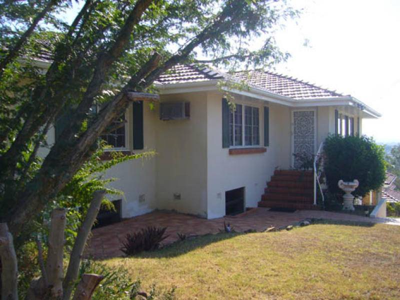 42 Kneale Street, Holland Park West QLD 4121