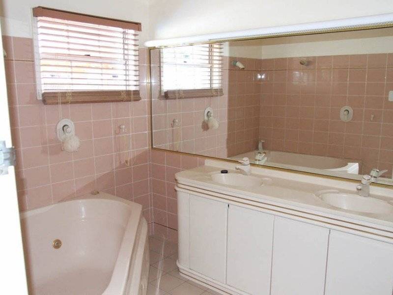 42 Kneale Street, Holland Park West QLD 4121