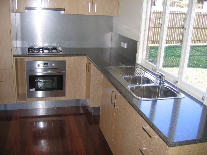 115 Nursery Rd, Holland Park West QLD 4121