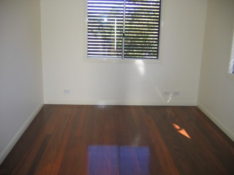 115 Nursery Rd, Holland Park West QLD 4121