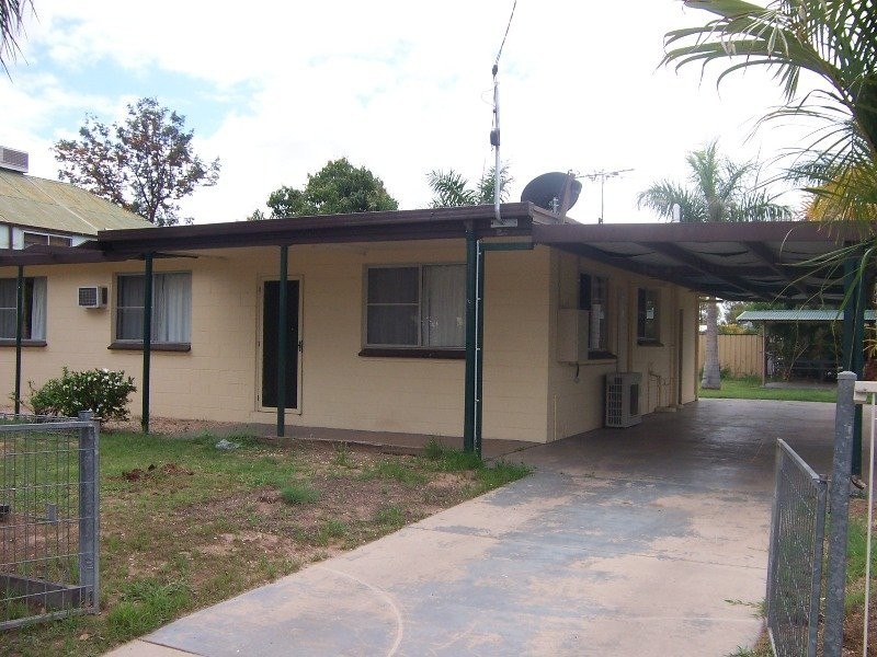 54 Baker Street, Emerald QLD 4720