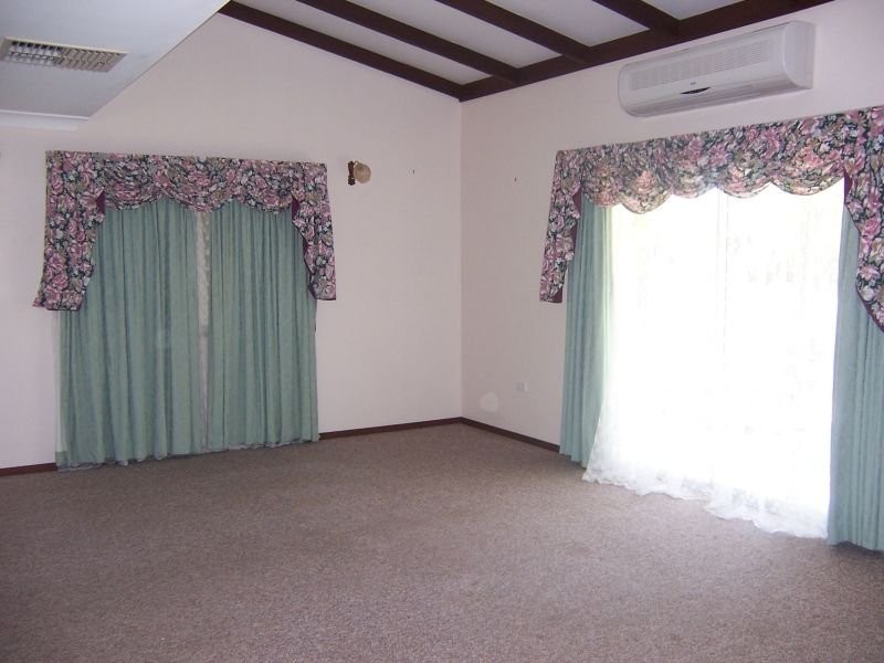 52 Park Avenue, Emerald QLD 4720