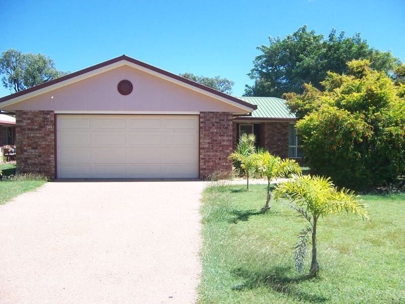 13 Staunton, Emerald QLD 4720