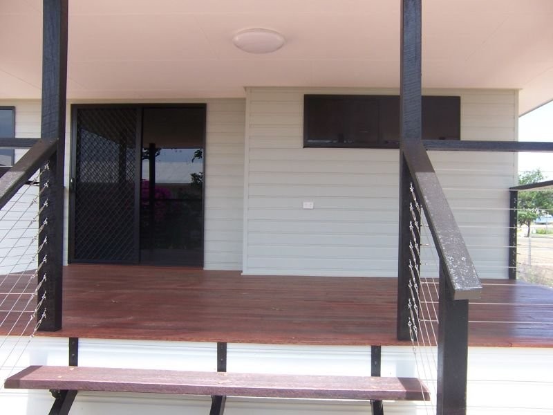 3 Vicki Close, Emerald QLD 4720