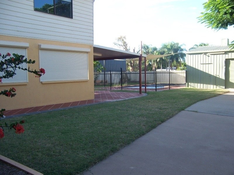 8 Martin Place, Emerald QLD 4720
