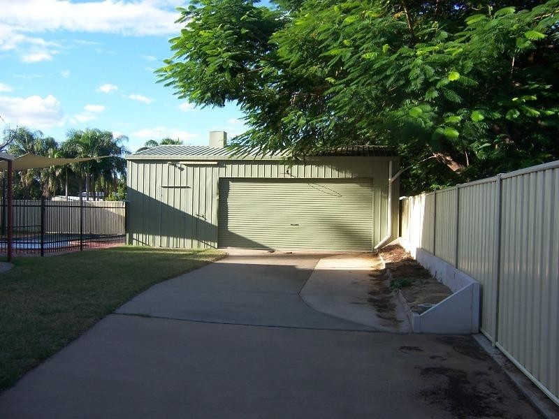 8 Martin Place, Emerald QLD 4720