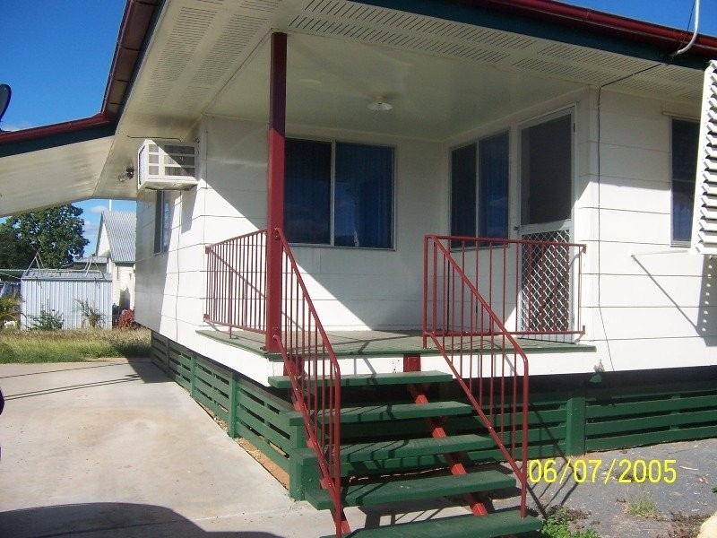 2 Mangrove Street, Blackwater QLD 4717