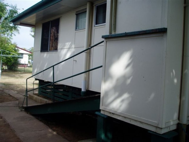 7 Mangrove Street, Blackwater QLD 4717