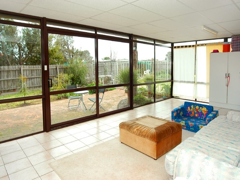 7 Whitfield Court, Mill Park VIC 3082