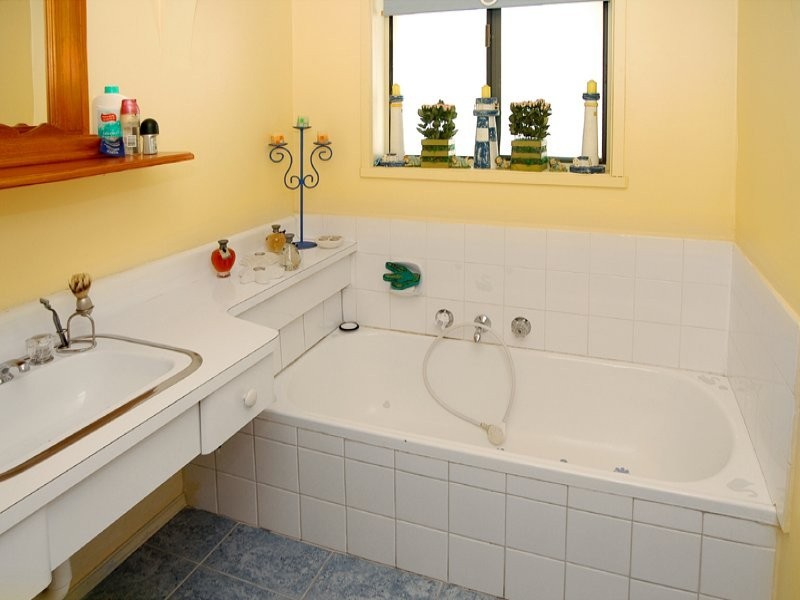 2 Gilbert Court, Lalor VIC 3075