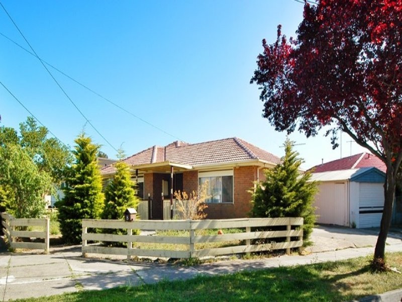 8 Buller Parade, Lalor VIC 3075