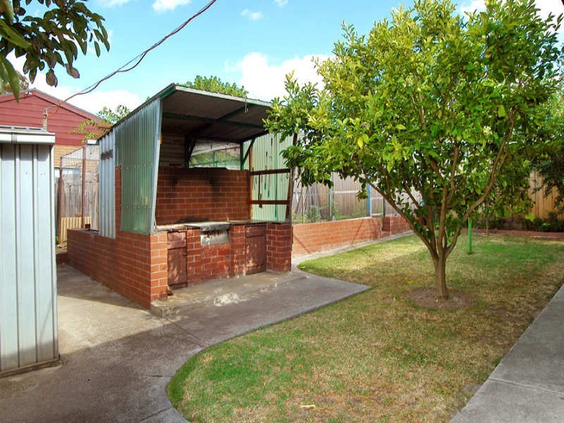 43 Buckmaster Drive, Mill Park VIC 3082