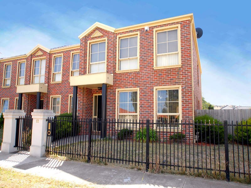 12 Trinity Way, South Morang VIC 3752