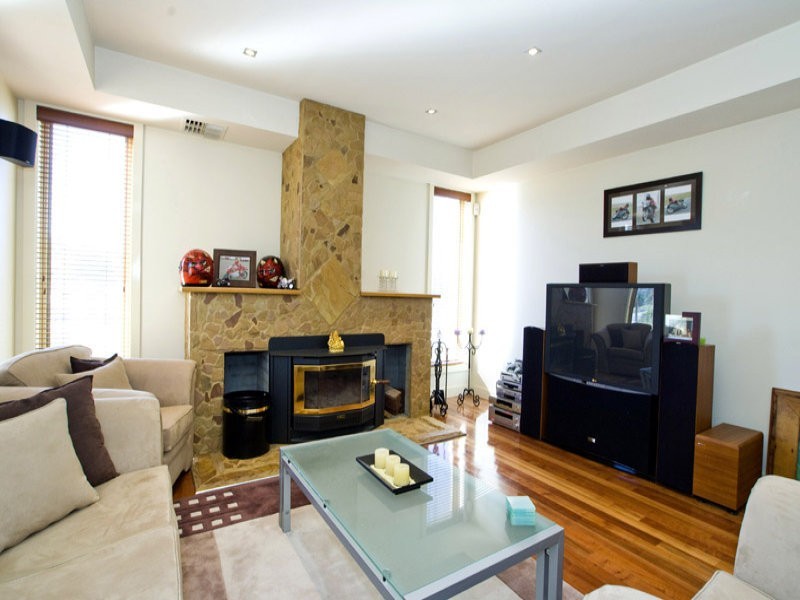19 Vista Way, South Morang VIC 3752