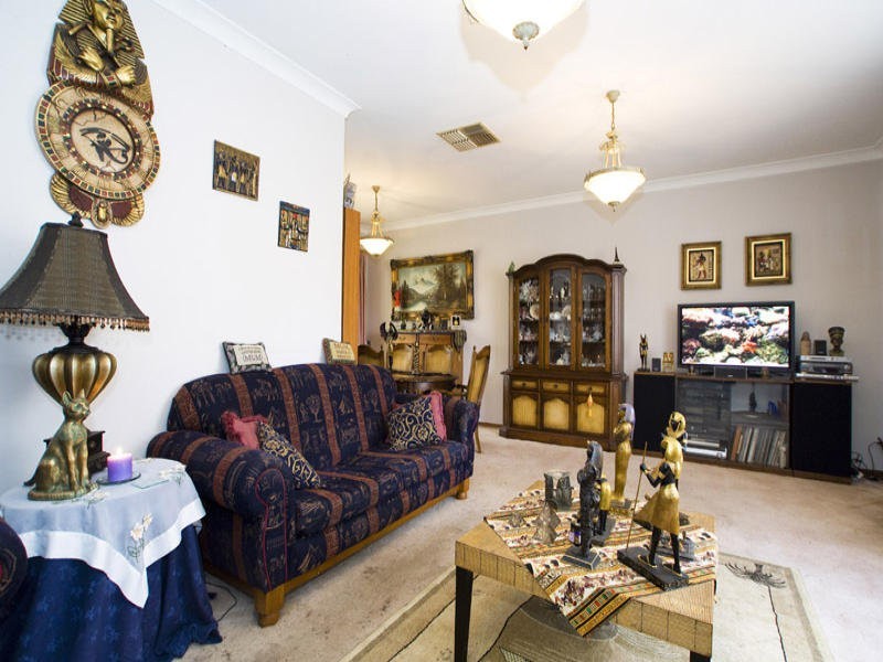 2 Sinclair Court, Mill Park VIC 3082