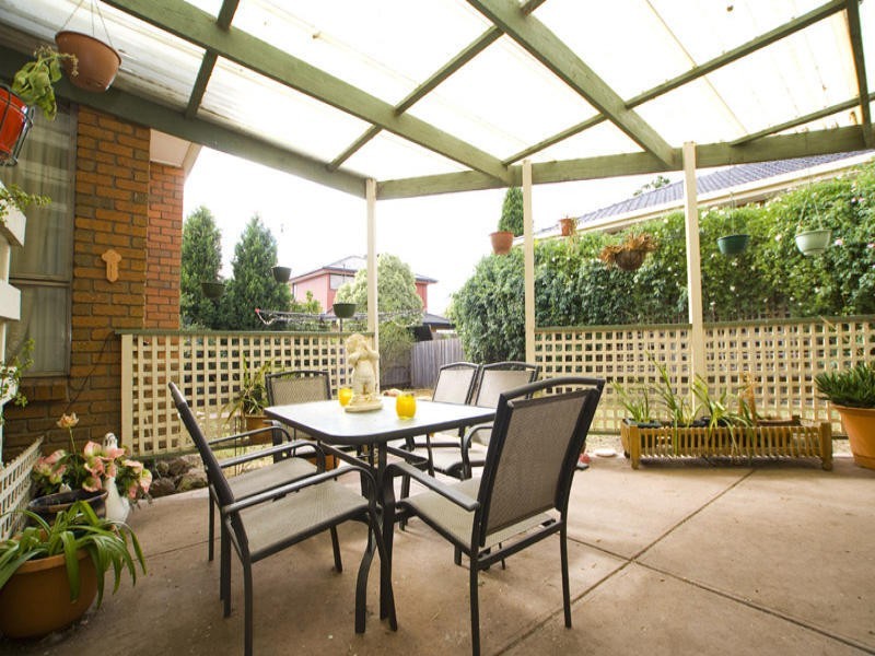 2 Sinclair Court, Mill Park VIC 3082