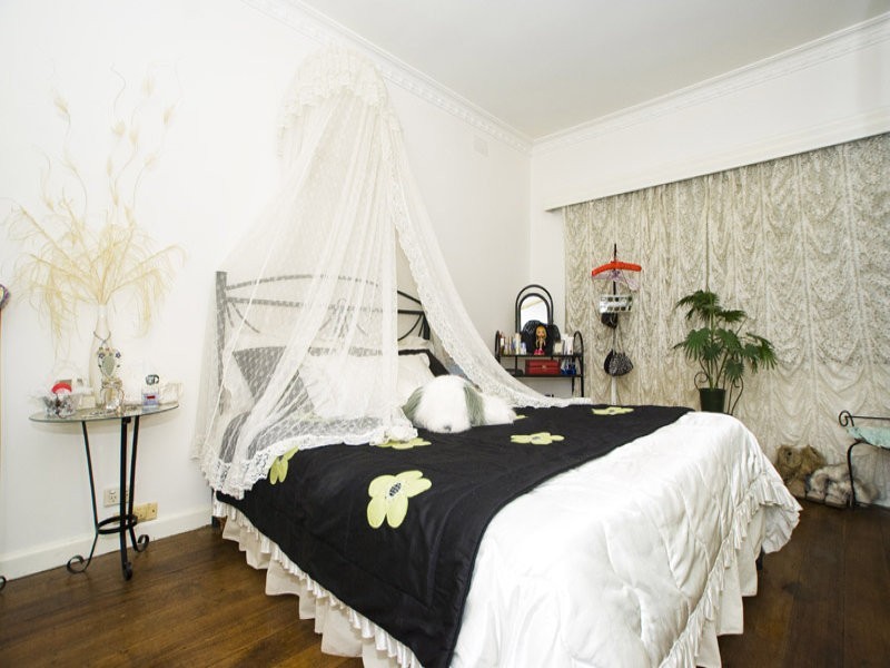 27 Travers Street, Thomastown VIC 3074