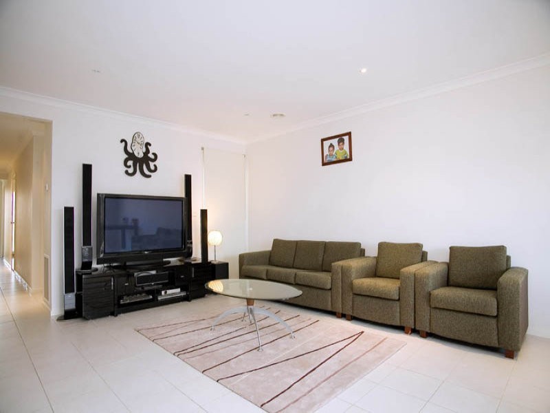 11 Shaftesbury Drive, Epping VIC 3076