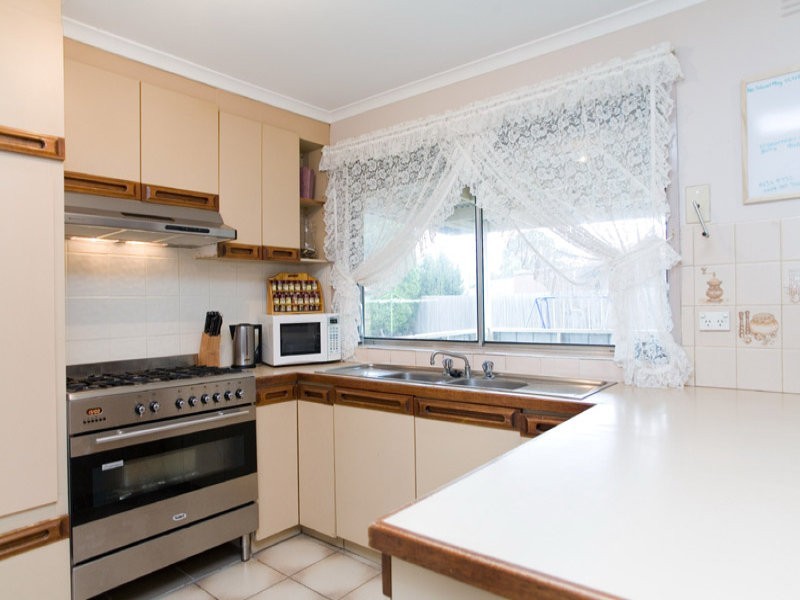 8 Gillespie Place, Epping VIC 3076