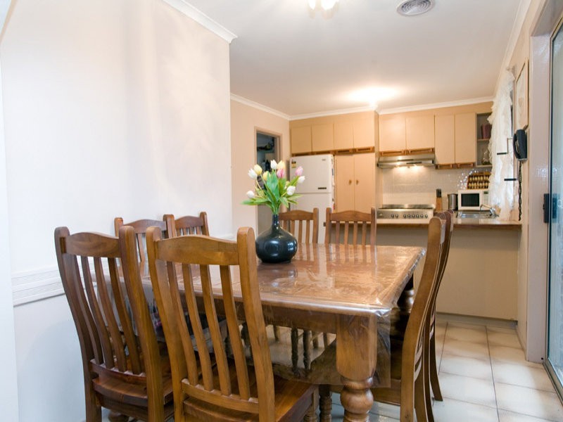 8 Gillespie Place, Epping VIC 3076