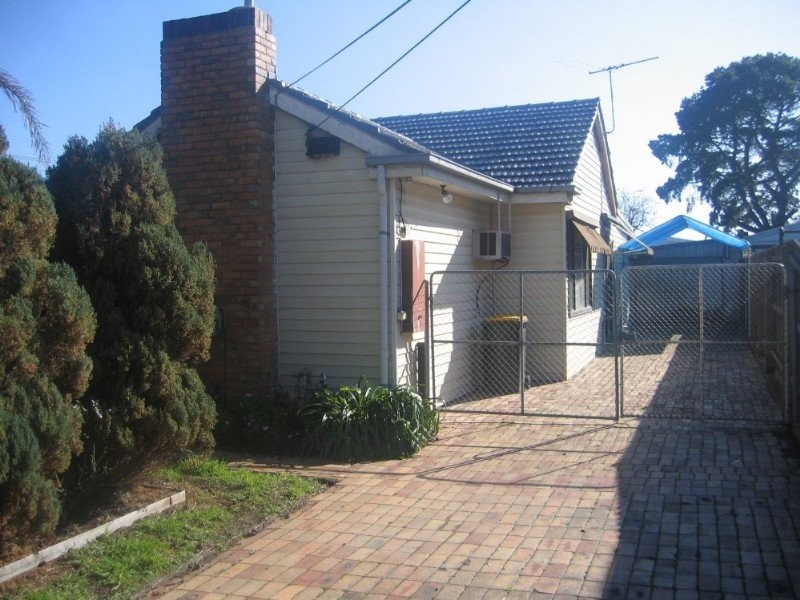30 Heyington Avenue, Thomastown VIC 3074