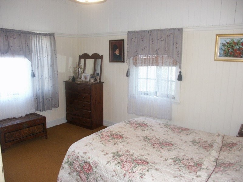 19 Campbell Tce, Alderley QLD 4051